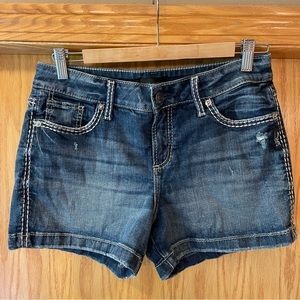 Like new Silver Elyse shorts size 26